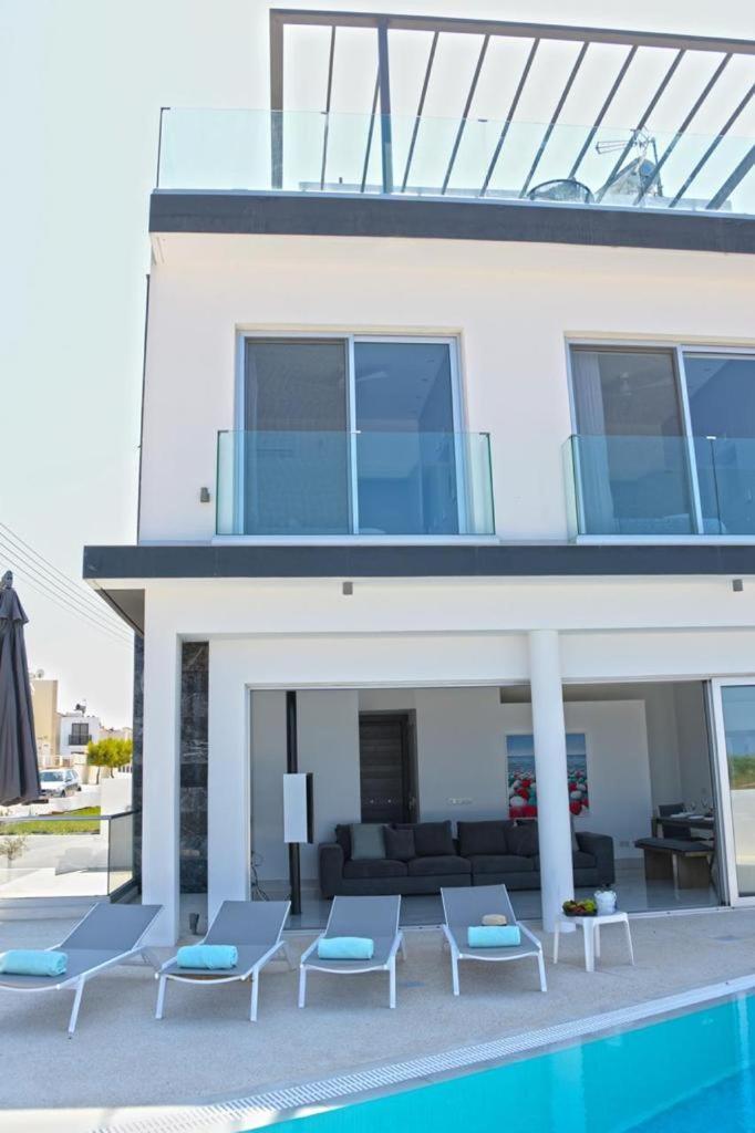 Seaside Luxury Villa Paralimni Esterno foto